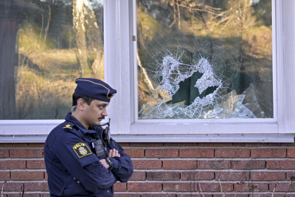 Fire terrormistenkte pågrepet i Stockholm – kobles til IS