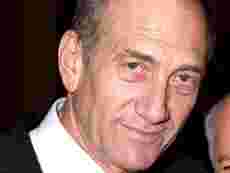 Olmert har 11 ministerposter
