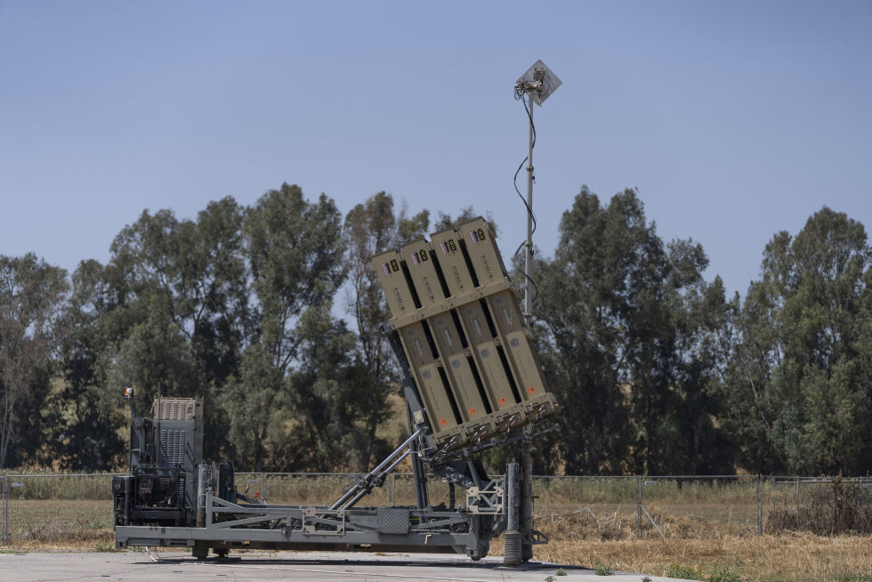 Israels Iron Dome anti-missilsystem på plass i Sderot, Israel.
 Foto: NTB/AP