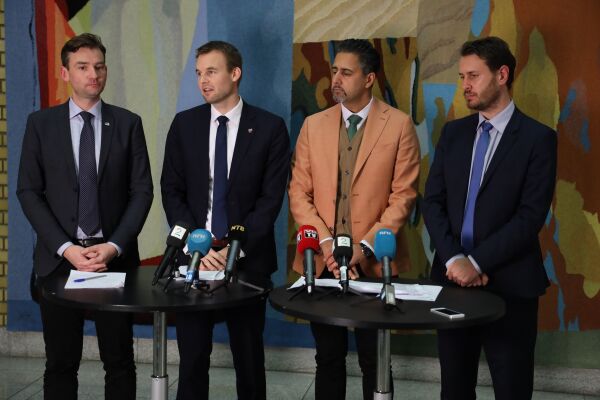 KrF og Frp landet budsjettenighet tross dårlig stemning
