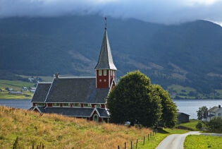 Trenger vi både vekkelse og liturgi?