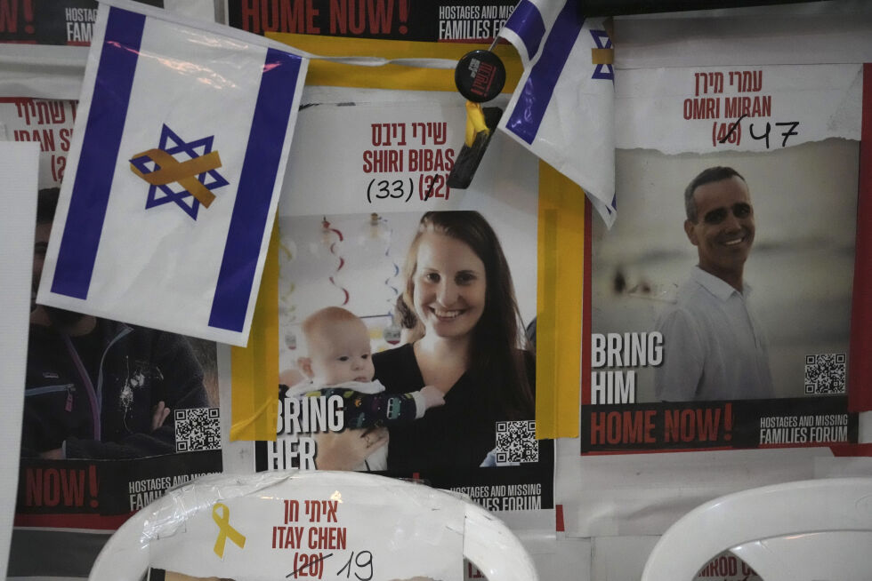 Shiri Bibas, ektemannen Yarden Bibas og parets to små barn ble bortført til Gazastripen 7. oktober 2023. Tidligere denne måneden ble Yarden Bibas satt fri, i live. Shiri Bibas og de to barna var drept og levningene deres ble overlevert Israel denne uken.
 Foto: Mahmoud Illean / AP / NTB