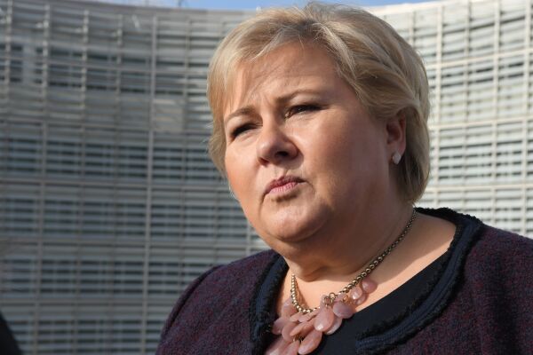 Solberg vil forhandle med KrF om endringer i abortloven – Grande skrubber