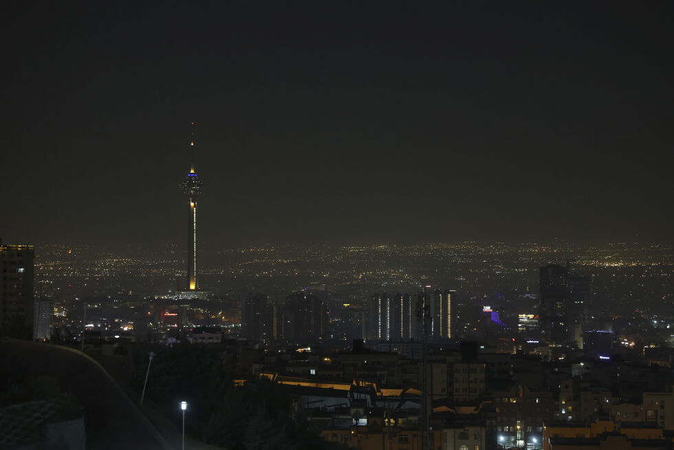 Eksplosjoner ble hørt i Teheran da Israel angrep Iran natt til lørdag.
 Foto: Vahid Salemi / AP / NTB