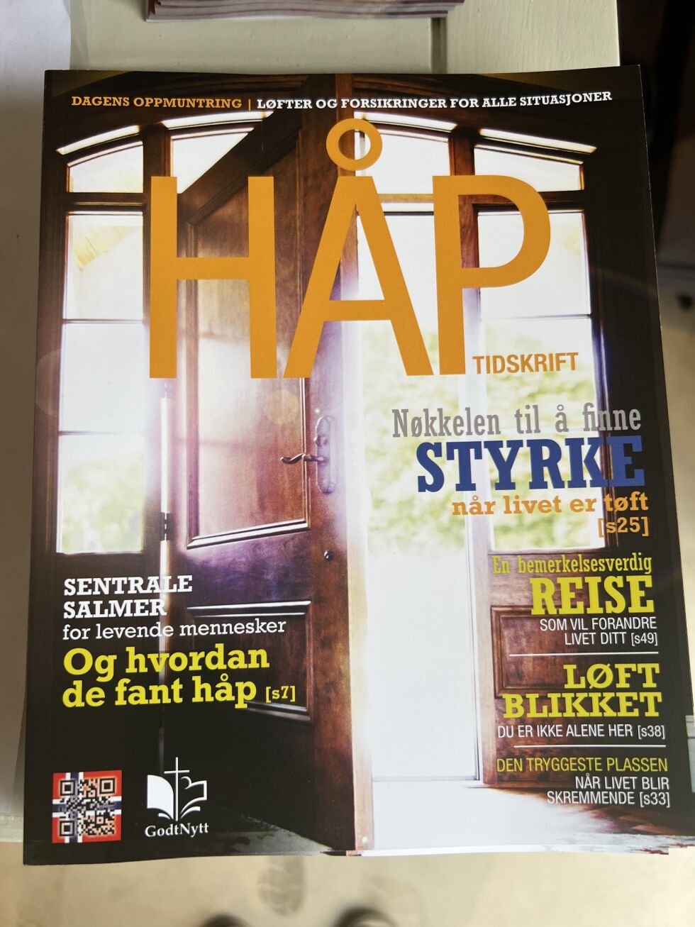 Håp, et magasin med Salmenes bok og Johannesevangeliet.
 Foto: Trine Overå Hansen