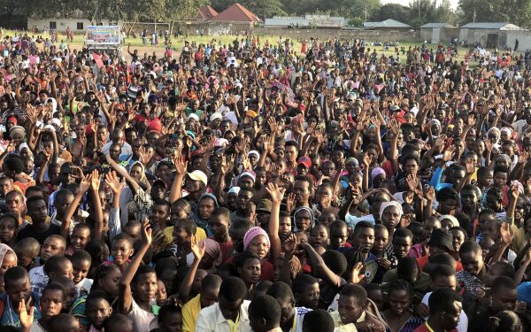 Samlet tusenvis på vekkelseskampanje i Tanzania
