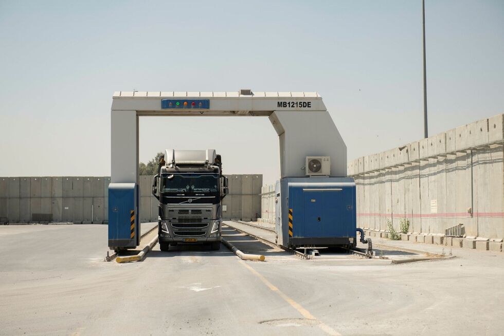 Israelske lastebiler med varer til Gaza passerer grenseovergangen Kerem Shalom.
 Foto: Sraya Diamant/TPS