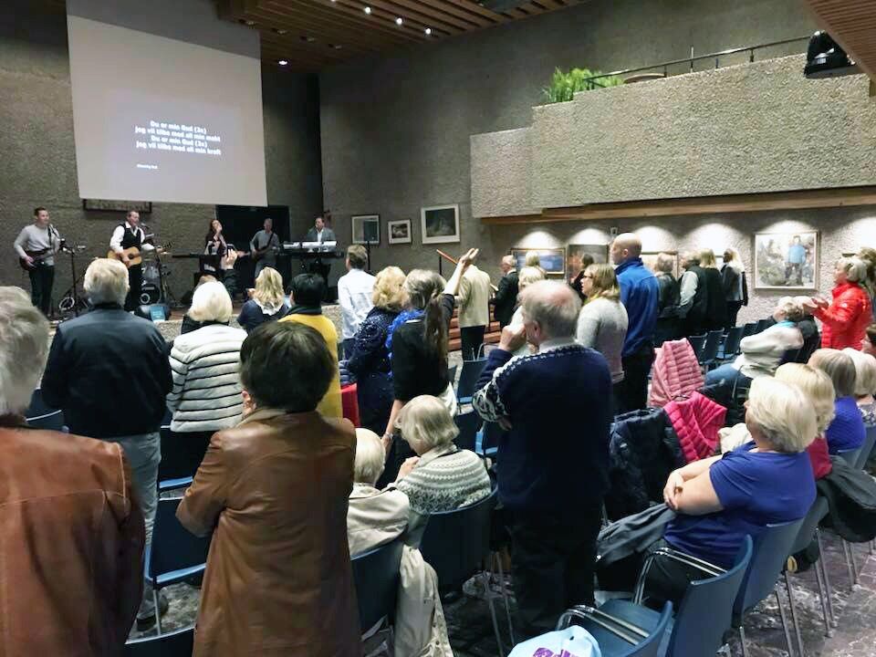 Mange møtte frem på åpningsmøtene i Molde Rådhus.
 Foto: Tor Erik Myhre