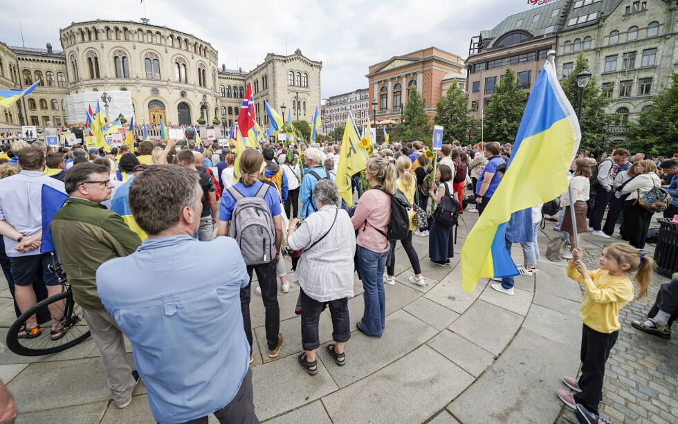 Den store solidaritetsmarkeringen med Ukraina 24. august 2022. Mange deltok på markeringen mot den russiske krigføringen i Ukraina på Eidsvolls plass i Oslo. 24. august er den ukrainske uavhengighetsdagen, og dessuten var det halvt år siden krigen startet.
 Foto: Heiko Junge / NTB