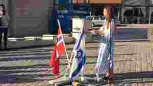 Samlet 200 for Israel på torget i Sarpsborg