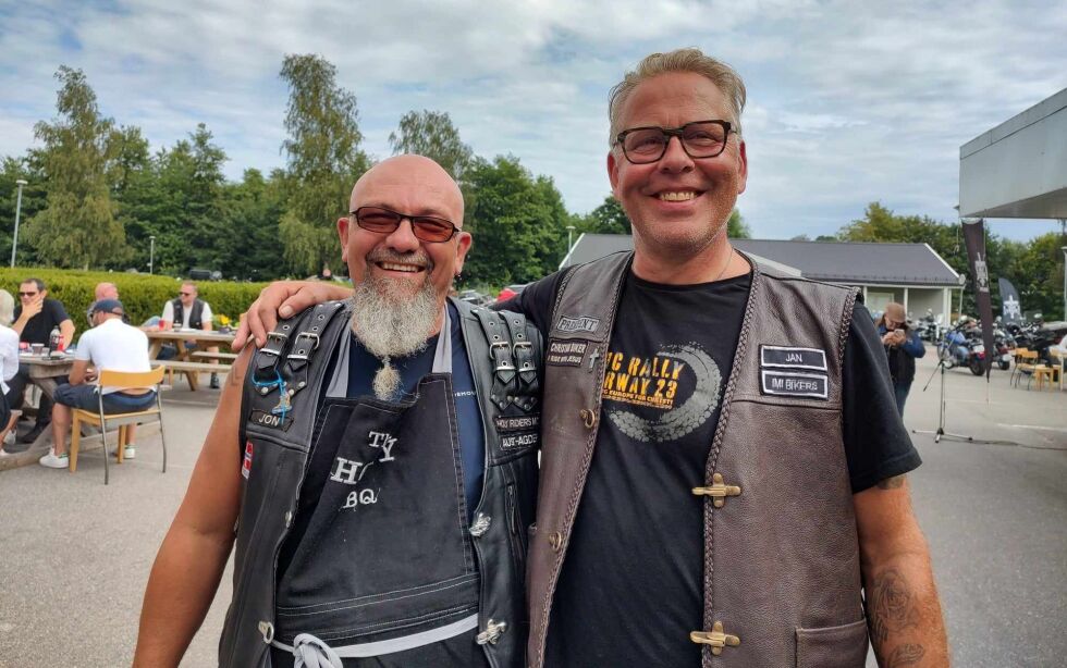 Jon Tønnesen og Jan Møretrø, ledere i IMI BIKERS Grimstad og Holy Raiders Aust-Agder.
 Foto: Norge IDAG.