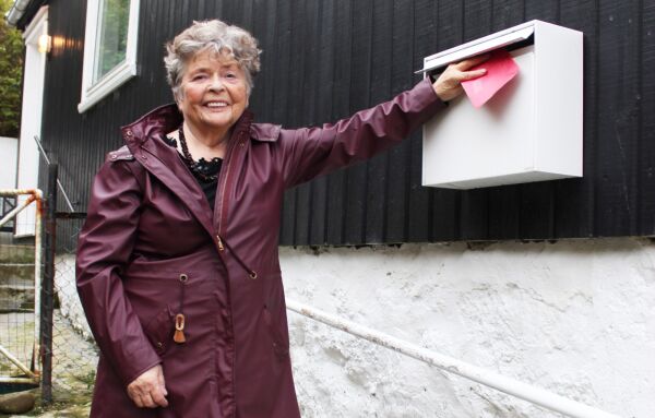 Knesmertene forsvant da hun tok opp brevet