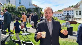 Prest i Den norske kirke går i rette med preses og biskoper