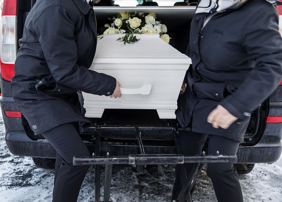 BEGRAVELSER: Flere begravelser vil gjennomføres til tross for koronasituasjonen. Illustrasjonsfoto: Gorm Kallestad / NTB