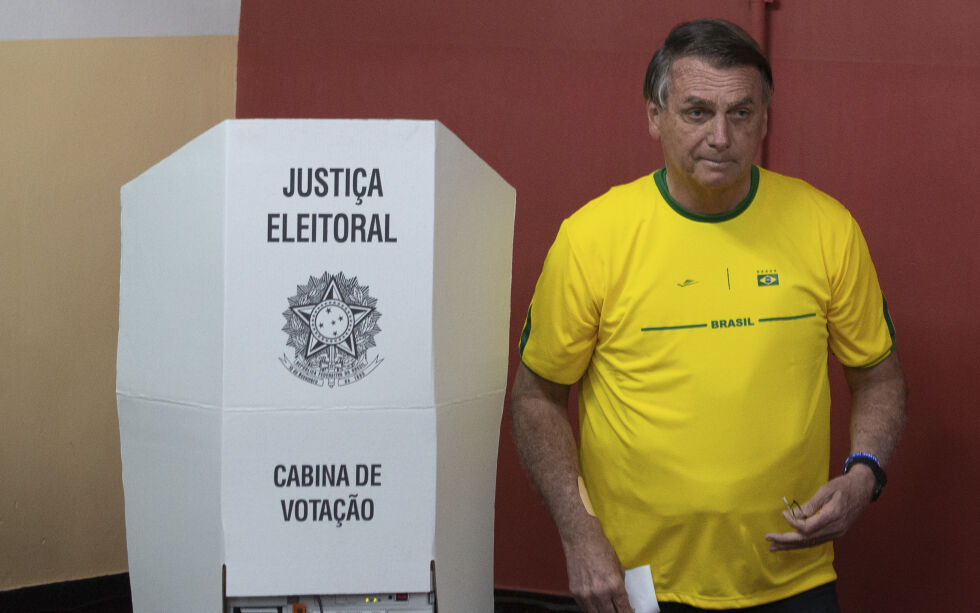 Brails president Jair Bolsonaro må ut i en ny runde med ekspresident Lula Da Silva som tidligere er dømt og fengslet for korrupsjon.
 Foto: Andre Coelho/Ap/NTB