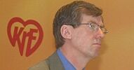 Einar Steensnæs stiller ikke på Stortinget i 2005