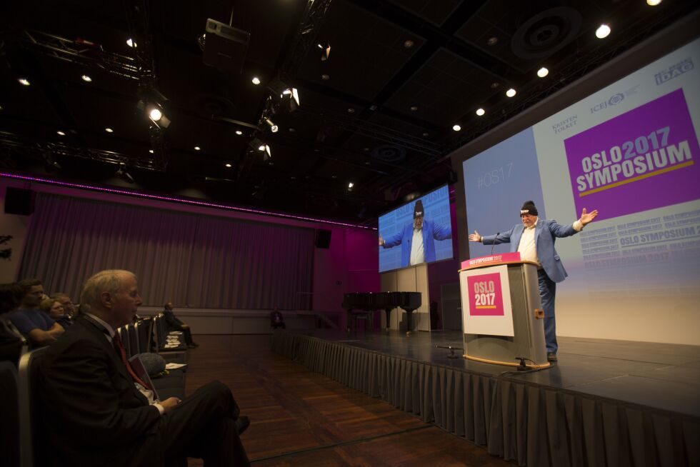 Jan Hanvold talte på Oslo Symposium 2017.
 Foto: Marion Haslien