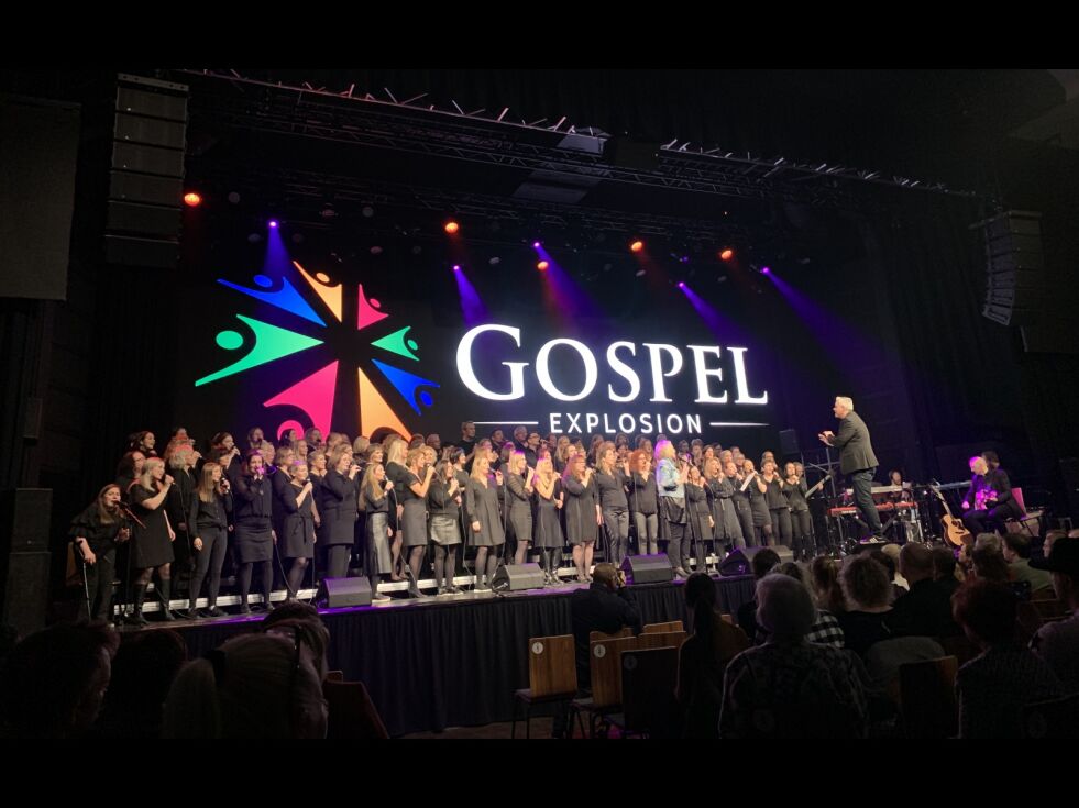 Det var mye energi og glede i en tilnærmet fullsatt Forum Scene når Gospel Explosion inviterte til gospelfest i helgen.
 Foto: Bjarte Ystebø