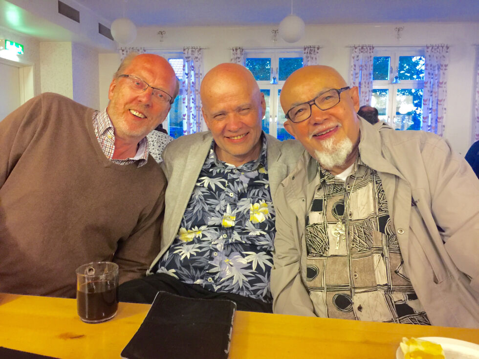 BRODERFELLESSKAP: Hans Sundberg, Jan-Aage Torp & Pancho Gonzalez, leder av den katolsk-karismatiske bevegelse i Sverige.
 Foto: Oslokirken