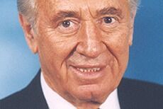 Peres blir 90 - burde han ha vært mer beskjeden?