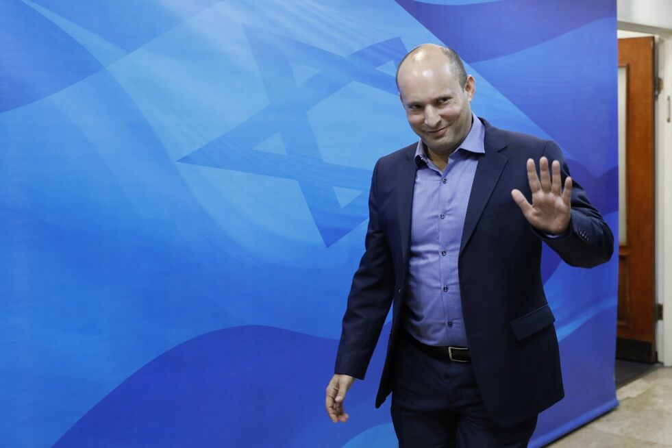 Israels utdanningsminister Naftali Bennett trakk ultimatumet og blir stående på sin post. Foto: Abir Sultan / AP / NTB scanpix