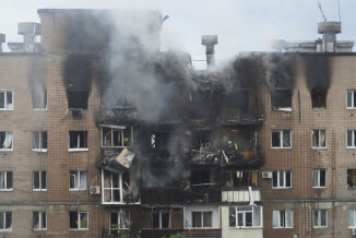 Minst fem drept i kraftige russiske angrep mot Ukraina