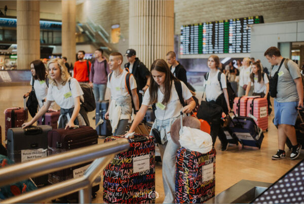 Sponset hjemreisen for 26 jødiske ungdommer fra Ukraina