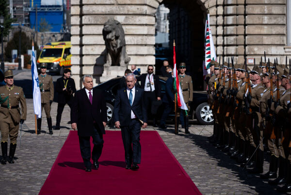 Netanyahu har landet i Ungarn