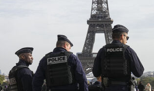 Muslimsk jente på 14 år angrepet i Frankrike for å ha gått med europeiske klær