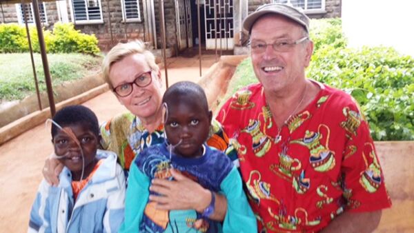 Strekker ut kjærlige hender i Gambia