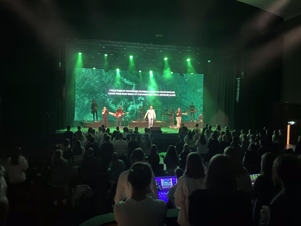 Fem personer tok i mot Jesus på lovsangsfesten i Forum lørdag kveld.
 Foto: Linn Myhr