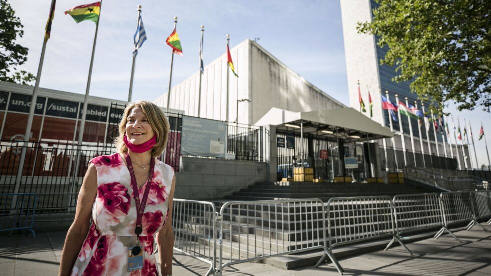 Norges FN-ambassadør Mona Juul på vei til FNs hovedkvarter for å avlegge stemme onsdag.
 Foto: Pontus Höök / NTB scanpix