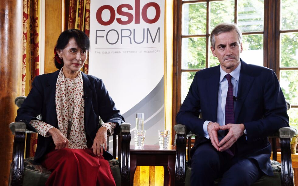 Fredsprisvinner Aung San Suu Kyis stjerne har falmet etter at hun overtok som leder i Myanmar, der de militære anklages for folkemord mot den muslimske rohingya-minoriteten. Her fra et besøk i Norge i 2012.
 Foto: Lise Åserud / NTB