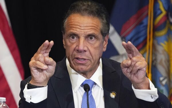 Stort press mot New Yorks guvernør etter knusende rapport