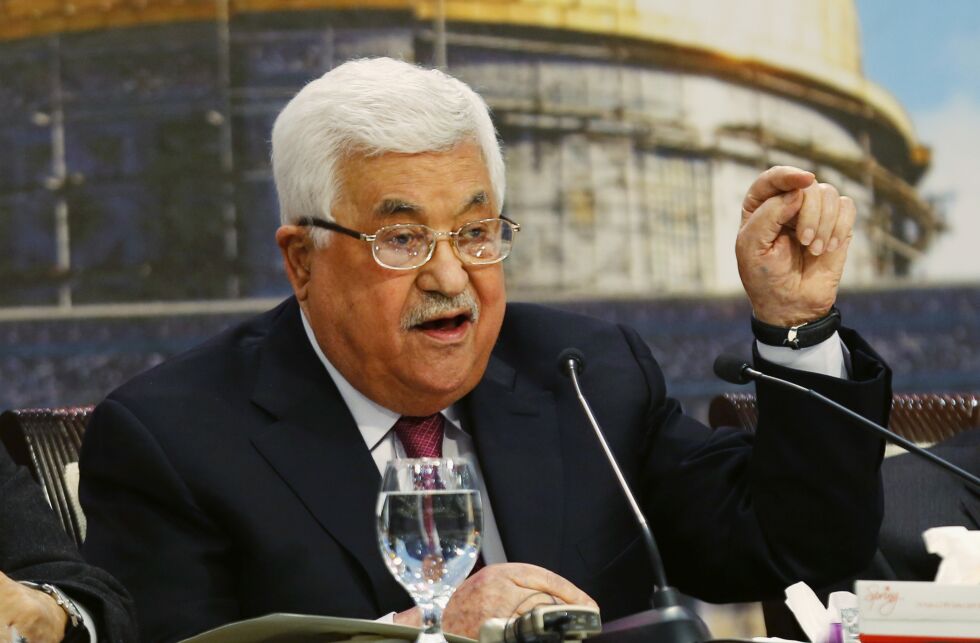 PA-leder Mahmoud Abbas avgjør om selvstyremyndighetene skal følge sentralrådet i PLOs innstilling om å bryte alt samarbeid med Israel. Det ville hatt store konsekvenser for hans mulighet til å bevare kontrollen. Foto: AP / NTB Scanpix