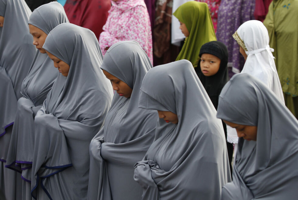 Illustrasjonsbilde av filippinske muslimske kvinner.
 Foto: AP Photo/Bullit Marquez/NTB