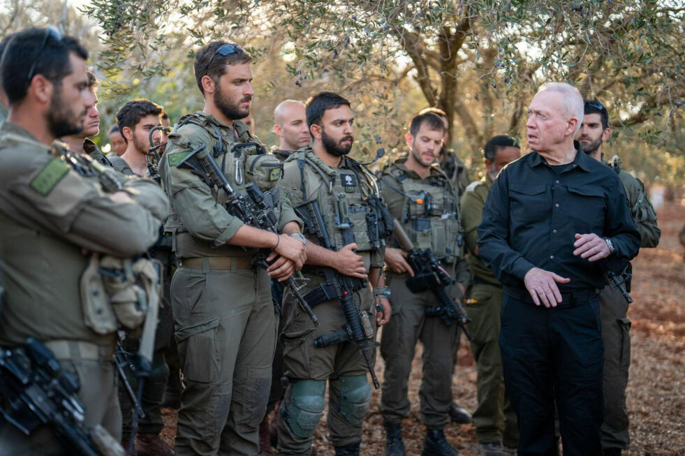 – Dere er de mest veltrente styrkene som IDF noen gang har hatt - ingen har gått gjennom et år med kamp på den måten som dere har, sa Yoav Gallant i møte med IDF-soldater tirsdag.
 Foto: Ariel Hermoni (MOD)
