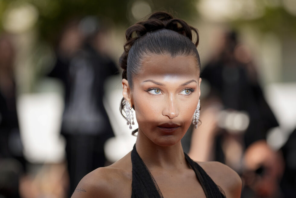 Den palestinsk-amerikanske modellen Bella Hadid har aktivt gått ut i sosiale medier med antisemittiske ytringer.
 Foto: Photo by Andreea Alexandru/Invision/AP/NTB