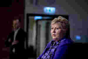 Erna Solberg lar Høyre bestemme om hun får fortsette som leder