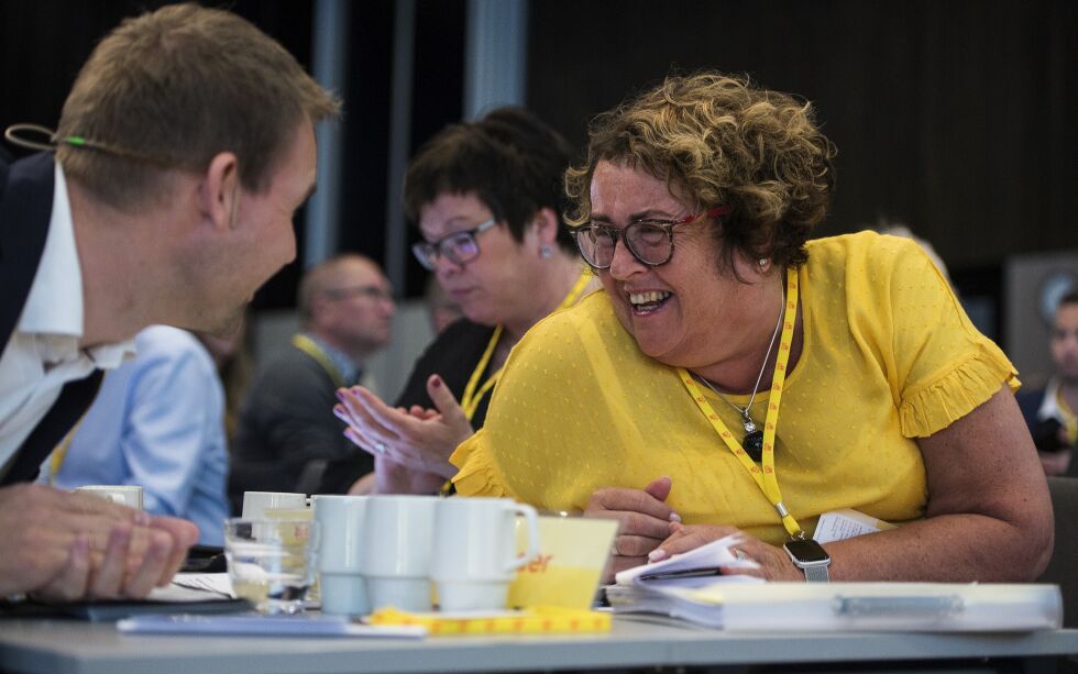 Olaug Bollestad ble som ventet plassert på toppen av Rogaland KrFs stortingsliste. Her snakker hun med partileder Kjell Ingolf Ropstad på fjorårets landsmøte.
Foto: Carina Johansen / NTB