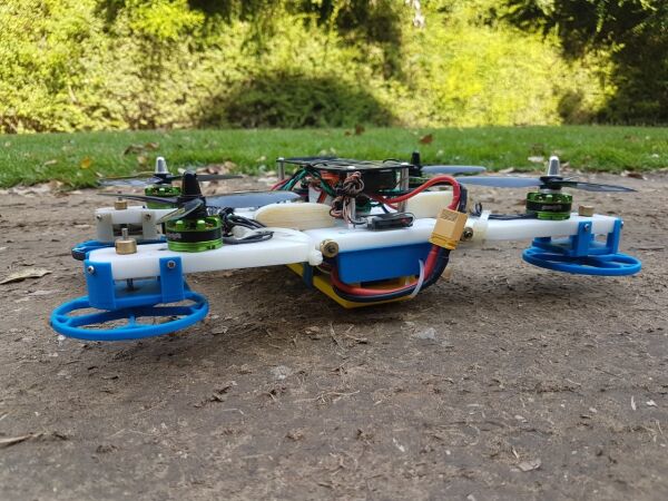 Ny israelsk robot som både flyr og kjører