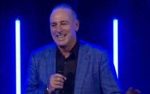 Trekker seg som global pastor i Hillsong