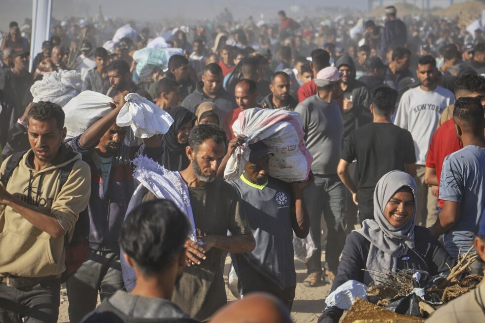 Gaza Humanitarian Foundation delte ut nødhjelp i Gaza torsdag.
 Foto: NTB / AP / Mariam Dagga