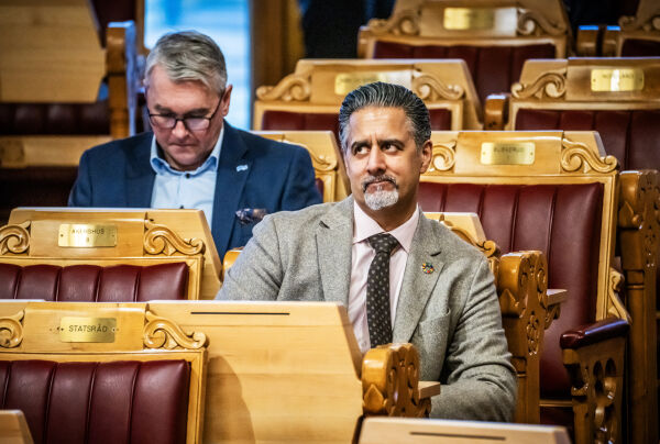 Abid Raja får livvakt etter hendelse på bibliotek