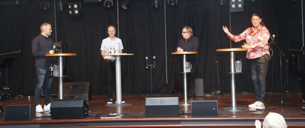 PANEL: Disse samtalte om vekkelsespredikanten Hans Nielsen Hauge. Fra venstre Bjarte Ystebø, Peter Tore Gabrielsen, Wiggo Abrahamsen og Elisabeth Mork.
 Foto: Tor-Bjørn Nordgaard