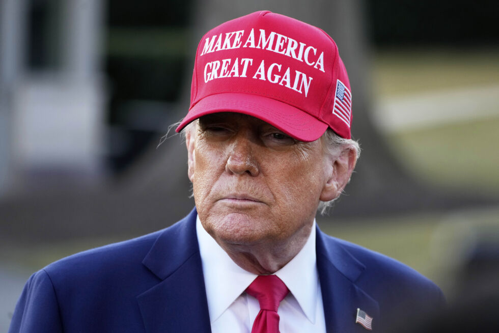 USAs president Donald Trump stanser all militærhjelp til Ukraina inntil videre.
 Foto: AP Photo/Ben Curtis/NTB