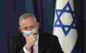 Kritiserer Gantz for møte med terroristen Abbas