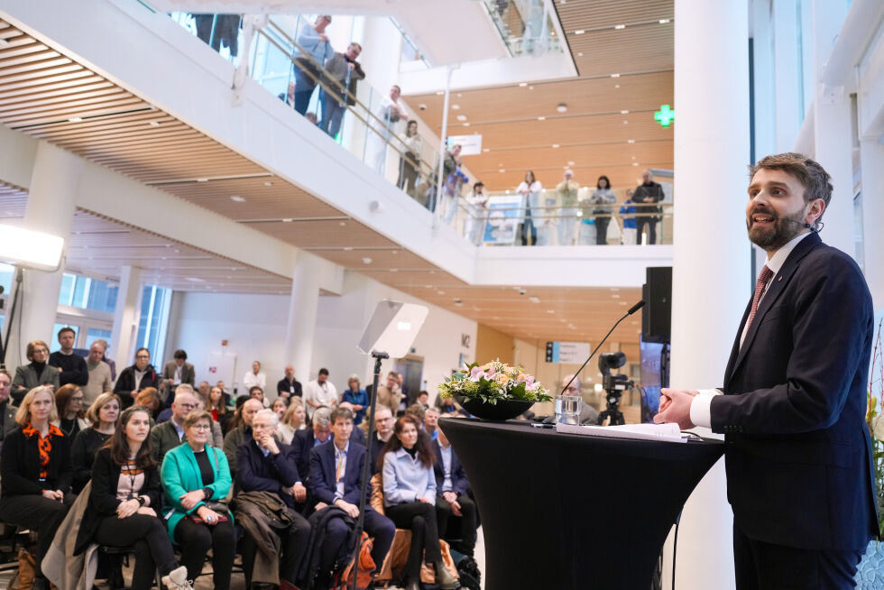 Helse- og omsorgsminister Jan Christian Vestre holder årets helsetale på Radiumhospitalet i Oslo, der han presenterer regjeringens ambisjoner for helsetjenesten og sykehusene i året som kommer.
 Foto: Javad Parsa / NTB