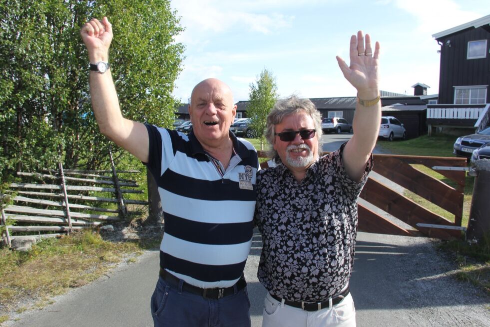 HELBREDET: – Jeg ble momentant 100 prosent helbredet i ryggen da Tom Roger Edvardsen ba for meg, sier Olav Håland, strålende fornøyd og takknemlig.
 Foto: Lisbeth Hoskuldsen