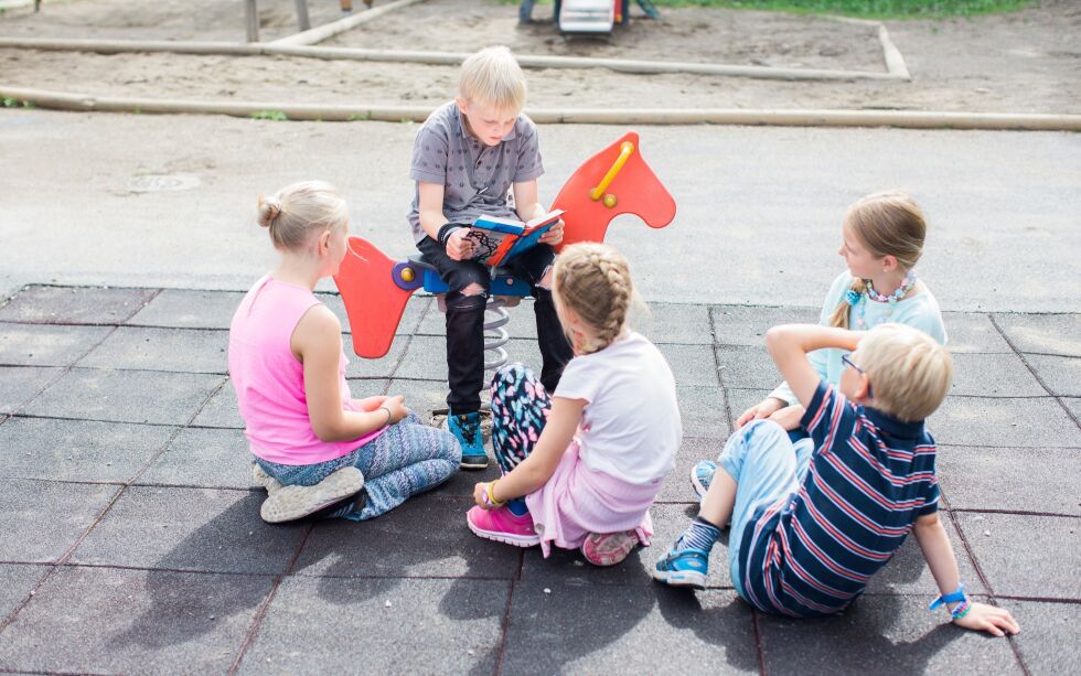 UTE: Søndagsskolen Norge oppfordrer barnegrupper til å prøve å holde søndagsskolene sine ute, men med større avstand enn her. Illustrasjonsbilde.
 Foto: Søndagsskolen Norge